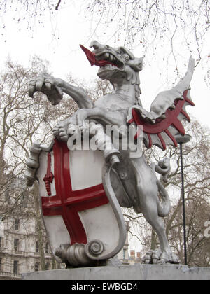 Griffin dragon statue que la frontière de la ville de Londres Banque D'Images