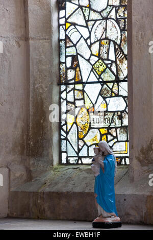 St Andrew, Chedworth, Gloucestershire, initialement église normande avec de belles 'Windows' perpendiculaire Banque D'Images