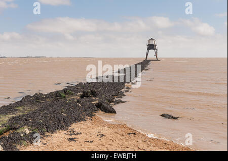 Restauré les feux d'un vieux phare Dovercourt faible fonte victorienne de l'ingénierie par exemple ne sont plus utilisés Banque D'Images