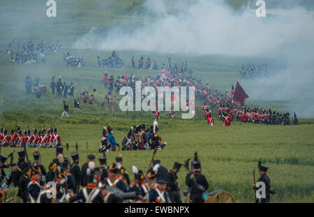 Reconstitution spectaculaire de la bataille de Waterloo sur la bataille d'origine en Belgique pour commémorer Waterloo 200. Banque D'Images