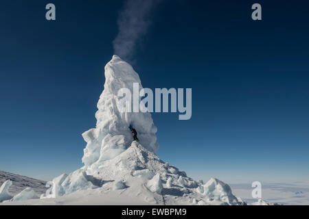 Tour des évents à vapeur sur le mont Erebus, Antarctique. Banque D'Images