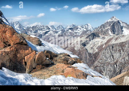 Dombai - une zone montagneuse dans Karachay-Cherkessia dans le Kouban bassin dans le Caucase du Nord en Russie Banque D'Images