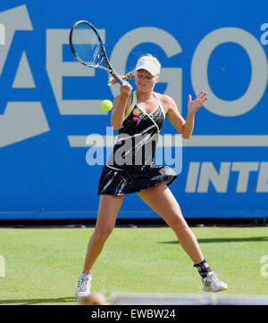 Eastbourne, Sussex, UK. 22 Juin, 2015. Harriet Dart de la Grande-Bretagne en action contre Dudi Sela de Slovaquie à l'Aegon International tennis tournoi organisé dans le Devonshire Park Eastbourne Banque D'Images