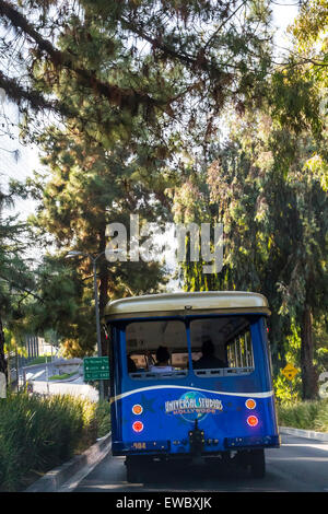 L'Universal Studios tour bus à Los Angeles en Californie Banque D'Images