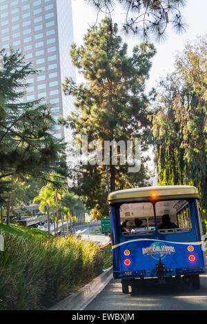 L'Universal Studios tour bus à Los Angeles en Californie Banque D'Images