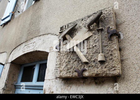 Inscrivez-représentant les travailleurs qualifiés constructeurs tradesmans chambre à Bligny-sur-Ouche Bourgogne France Banque D'Images