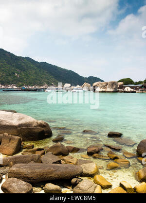 Port de Koh Tao et Koh Nangyuan îles en Thaïlande. plongée sous-marine paradise avec l'eau de mer claire et pierres beach Banque D'Images