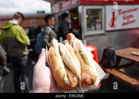 Hot-dogs de la société islendingar pylsur ss borda meilleur stand de hot-dog d'Islande Reykjavik Islande Banque D'Images