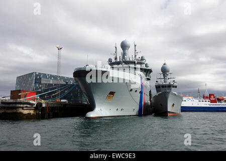 Les navires de la garde côtière islandaise thor et tyr amarré à Reykjavik Islande Banque D'Images