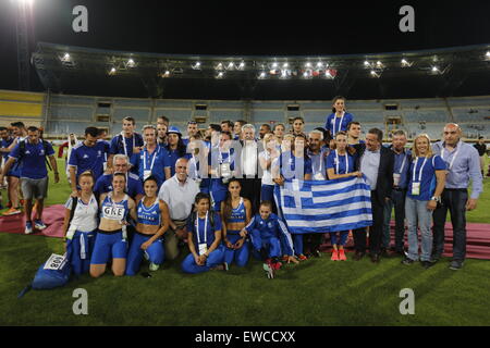 Heraklion, Grèce. 21 Juin, 2015. Le second l'équipe grecque pose pour la presse. L'équipe de la République tchèque a remporté le championnat européen 2015 de l'équipe de première ligue d'athlétisme en Crète en avance sur la Grèce et les Pays-Bas. Les trois pays ont été promus à la Super League. © Michael Debets/Pacific Press/Alamy Live News Banque D'Images