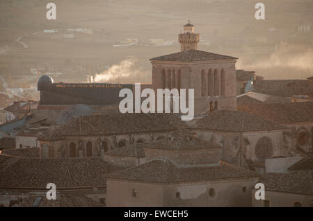 Musée des sciences et de Notre Dame de grâce et Saint Julian, Cathédrale au coucher du soleil. Cuenca. Castilla - La Mancha. Espagne Banque D'Images