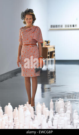 Wuhan, Hubei, Chine. 22 Juin, 2015. La Reine Mathilde de Belgique Visites Hubei Wuhan Museum of Art de la province de Hubei. Le roi Philippe et la Reine Mathilde de Belgique ont été invités par le président chinois Xi Jinping pour une visite d'Etat en Chine au cours de Jun 20th-27th. Crédit : SIPA Asie/ZUMA/Alamy Fil Live News Banque D'Images