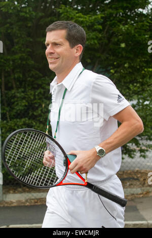 Wimbledon, Londres, Royaume-Uni. 23 Juin, 2015. Ancien semi finaliste Wimbledon Tim Henman arrive à l'avant 2015 Profils Têtes de tennis de Wimbledon Crédit : amer ghazzal/Alamy Live News Banque D'Images