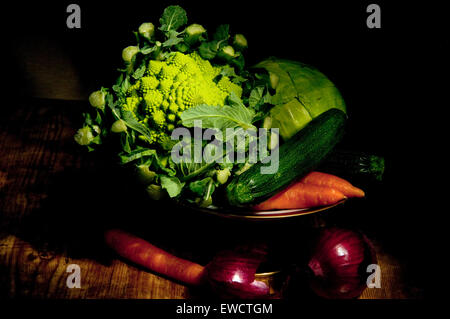 Assiette de légumes à pieds Banque D'Images