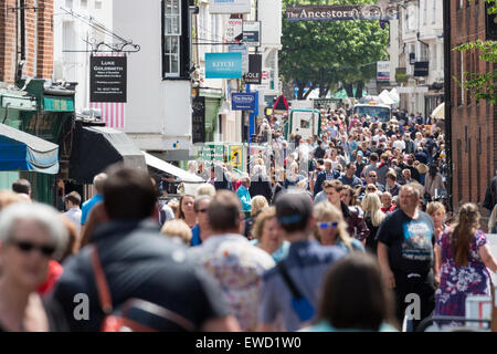 Le défilé, Canterbury, Kent sur une journée ensoleillée Banque D'Images