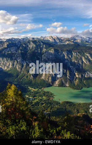 Bohjin le lac vue du sommet du mont Vogel station du téléphérique. La Slovénie Banque D'Images