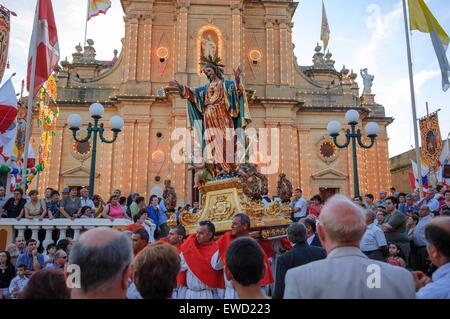 Fête religieuse à Fontana village de Gozo, à Malte Banque D'Images