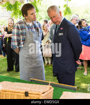 Edinburgh, Ecosse, Royaume-Uni. 23 Juin, 2015. Le Prince de Galles et la duchesse de Rothesay assister à une célébration de l'abondance des produits frais et locaux en Ecosse. Crédit : Richard Dyson/Alamy Live News Banque D'Images