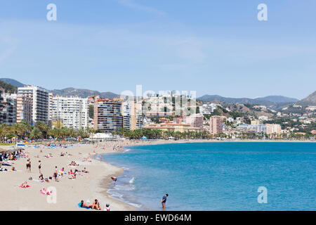 L'Est de Malaga, Costa del Sol, Andalousie, espagne. Scène de plage. Banque D'Images