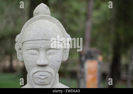 La citadelle de Hué face pierre statues de soldats Banque D'Images