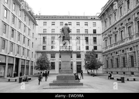 Piazza San Fedele et Alessandro Manzoni monument à Milan, Italie Banque D'Images