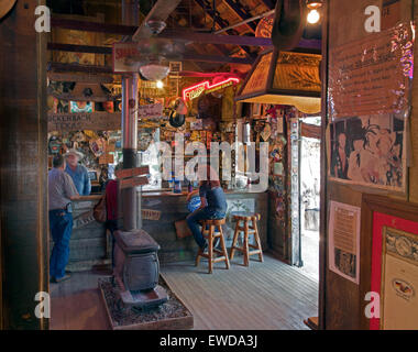 Le magasin général (espace bar) Luckenbach, Texas Banque D'Images