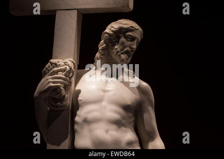 La ville de Mexico, le 23 juin. 27 Sep, 2015. La sculpture Cristo Portacroce est montré lors d'une tournée pour les représentants des médias de l'exposition 'Michelangelo Buonarroti : Un artiste entre deux mondes', dans le Palais des Beaux-arts, dans la ville de Mexico, capitale du Mexique, le 23 juin 2015. L'exposition 'Michelangelo Buonarroti : Un artiste entre deux mondes' sera ouverte au public du 26 juin au 27 septembre 2015. © Alejandro Ayala/Xinhua/Alamy Live News Banque D'Images
