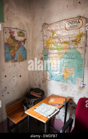 Une salle de classe dans une école à Hemis Shukpachen, Ladakh, Inde. Banque D'Images