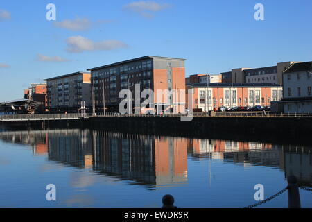 Dundee city quay sur une journée claire Banque D'Images