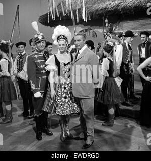 Viktoria und ihr Husar, Operettenfernsehfassung, Deutschland 1965, Regie : Kurt Pscherer, acteurs : Rudolf Schock, Margit Schramm, Johannes Heesters Banque D'Images