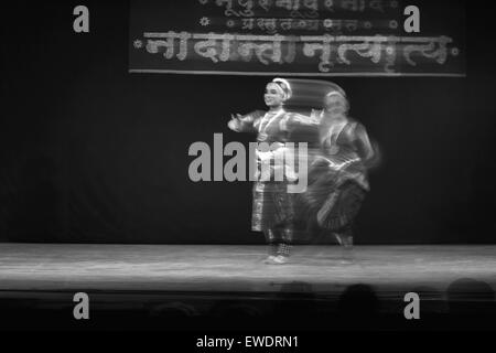 Un danseur classique traditionnelle indienne, Pune Banque D'Images