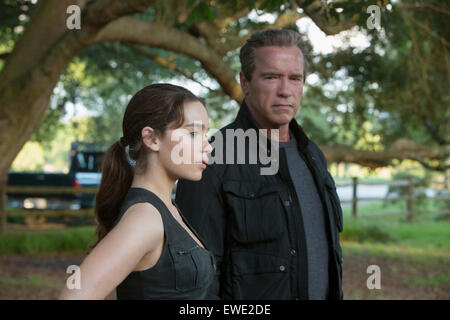 Terminator Genisys est un prochain 2015 film d'action science-fiction américain réalisé par Alan Taylor et écrit par Laeta Kalogridis et Patrick Lussier. C'est le cinquième volet de la série Terminator et servira de retcon suite de la série. Arnold Schwarzenegger reprend son rôle comme le caractère. Banque D'Images