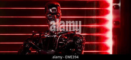 Terminator Genisys est un prochain 2015 film d'action science-fiction américain réalisé par Alan Taylor et écrit par Laeta Kalogridis et Patrick Lussier. C'est le cinquième volet de la série Terminator et servira de retcon suite de la série. Arnold Schwarzenegger reprend son rôle comme le caractère. Banque D'Images