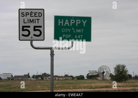 Panneau routier près de Happy Texas USA Banque D'Images