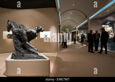 Royal Hospital Chelsea, London UK. 24 juin 2015. Chef-d'ici 2015, l'été, d'art internationales brocante et design équitable, s'ouvre à partir du 25 juin au 1er juillet. Credit : Malcolm Park editorial/Alamy Live News Banque D'Images