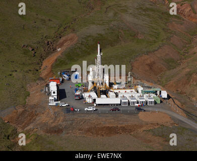 Forage pour l'eau chaude sur Hellisheidi Power Plant, de l'Islande Banque D'Images