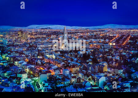 Vue aérienne de Reykjavik à l'église Hallgrimskirkja en hiver, l'Islande Banque D'Images