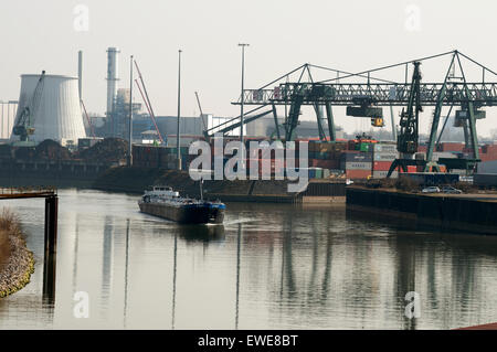 Niehl, quais, Cologne, Rhénanie du Nord-Westphalie, Allemagne. Banque D'Images