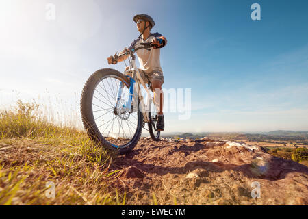 Du vélo de montagne en action Banque D'Images