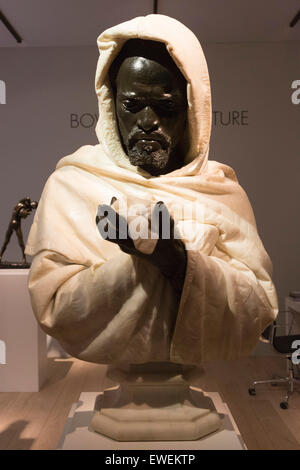 Buste d'Othello par Pietro Calvi, Bowman Sculture. Appuyez sur Aperçu de l'Œuvre 2015 fine art fair dans l'enceinte de l'Hôpital Royal de Chelsea. La foire est ouverte au public du 25 juin au 1 juillet 2015. Banque D'Images