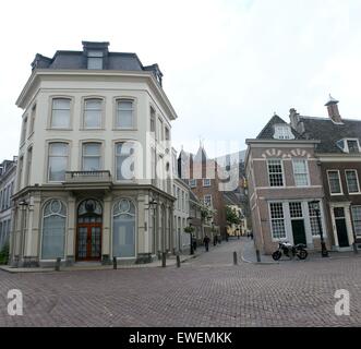 Achter de Dom Dom rue près de l'Église, Utrecht, Pays-Bas, à au nord de Trans et canal Kromme Nieuwgracht Banque D'Images