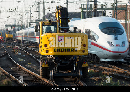 Liebherr 922 grue Rail vers la route, Cologne, Allemagne. Banque D'Images