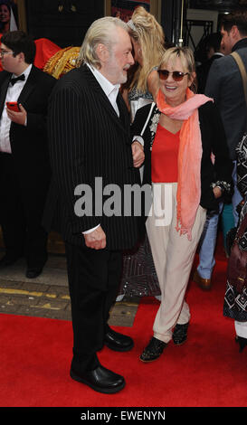 Londres, Royaume-Uni. 24 Juin, 2015. Twiggy assiste à la nuit de la presse ''Bend It Like Backham'' au Phoenix Theatre. Credit : Ferdaus Shamim/ZUMA/Alamy Fil Live News Banque D'Images