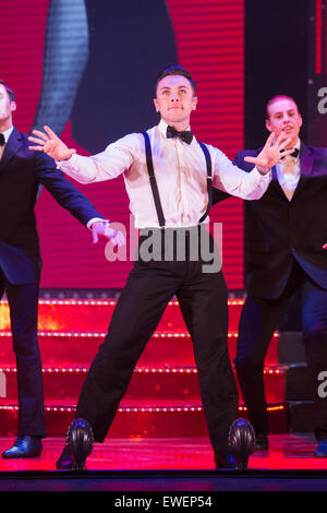 Ray Quinn l'exécution. UK premiere de 'judy - le Songbook de Judy Garland' - un spectacle célébrant les chansons classiques de Judy Garland - ouvre à la New Wimbledon Theatre, Londres avant une tournée britannique. Le spectacle se déroule du 16 au 20 juin 2015. Banque D'Images