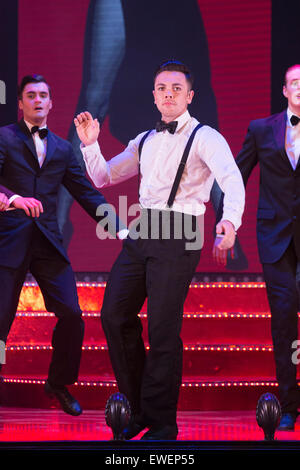 Ray Quinn l'exécution. UK premiere de 'judy - le Songbook de Judy Garland' - un spectacle célébrant les chansons classiques de Judy Garland - ouvre à la New Wimbledon Theatre, Londres avant une tournée britannique. Le spectacle se déroule du 16 au 20 juin 2015. Banque D'Images