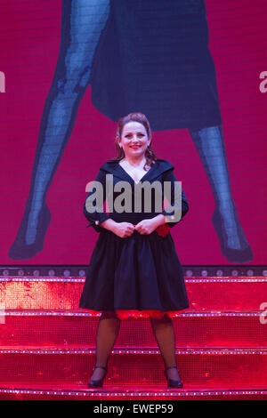 Becky O'Brien. UK premiere de 'judy - le Songbook de Judy Garland' - un spectacle célébrant les chansons classiques de Judy Garland - ouvre à la New Wimbledon Theatre, Londres avant une tournée britannique. Le spectacle se déroule du 16 au 20 juin 2015. Banque D'Images