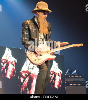 Londres, Royaume-Uni. 24 Juin, 2015. ZZ Top..ZZ Top à la Wembley Arena SSE à leur seule performance britannique. Crédit : charlie bryan/Alamy Live News Banque D'Images