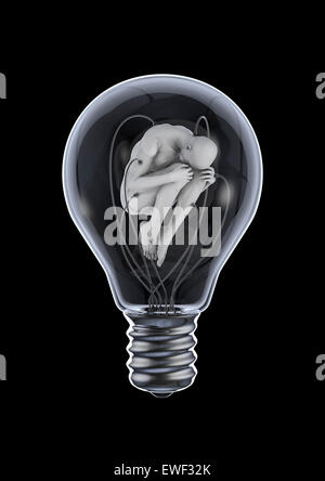 Rendu 3D, l'évolution de l'homme figure en position fœtale suspendue par des tubes inside Light bulb sur fond noir Banque D'Images