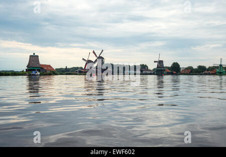 Amsterdam, Waterland, district de Zaandam, le célèbre quartier des moulins Banque D'Images