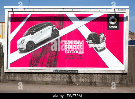 Panneaux publicitaires Mercedes-Benz smart, Ipswich, Suffolk, Angleterre, RU Banque D'Images